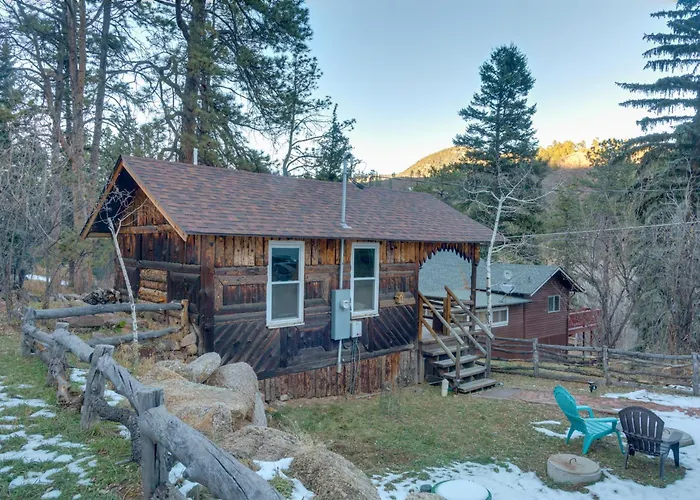 Rustic Log Cabin With Studio About 5 Mi To Pikes Peak!