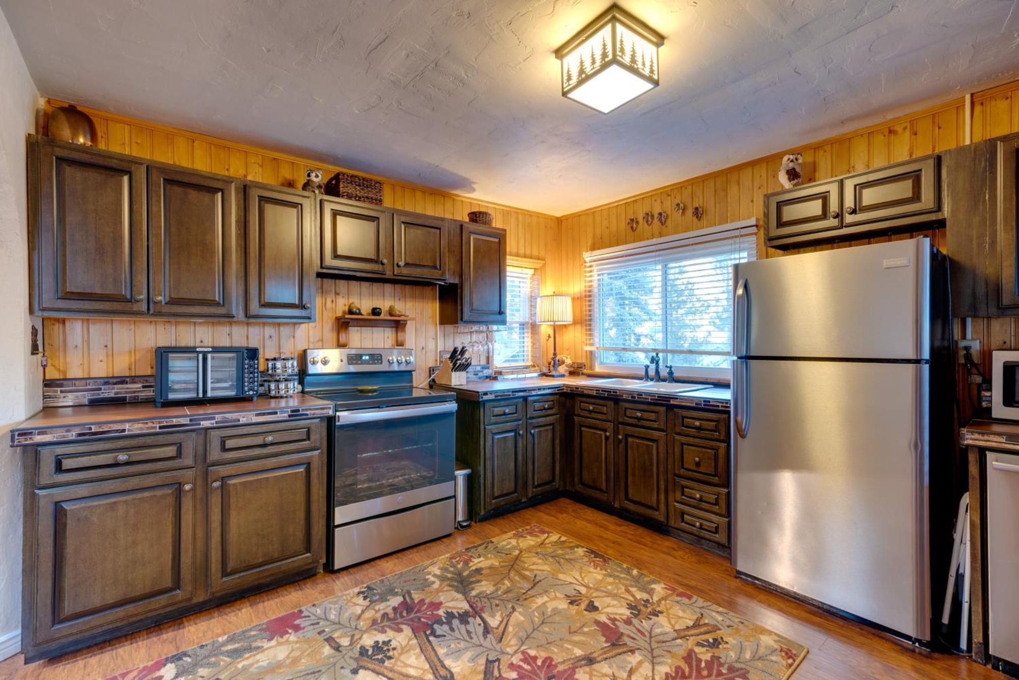 Holiday home Rustic Log With About 5 Mi To Pikes Peak!